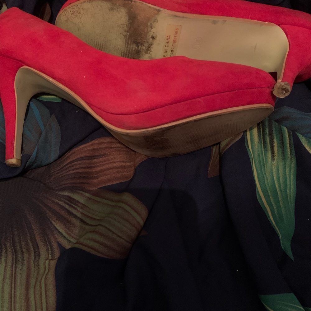 Red heels - Picture 4 of 6